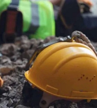 Dos obreros cayeron al vacío trabando en una obra y fueron hospitalizados Dos obreros cayeron al vacío trabando en una obra y fueron hospitalizados