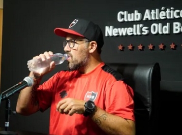 Newell’s visita a Barracas en el debut del Ogro Fabbiani como DT Leproso