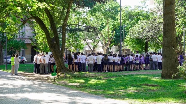 Corto en cable de EPE perforó caño de gas próximo a una escuela