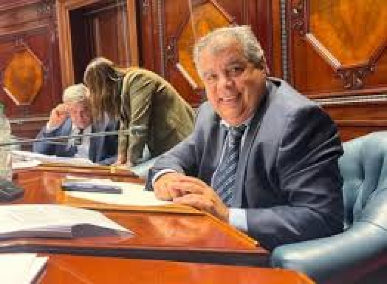 Senador Blás solicita al Ministerio de Relaciones Exteriores información sobre viajes del canciller Lubetkin a Roma