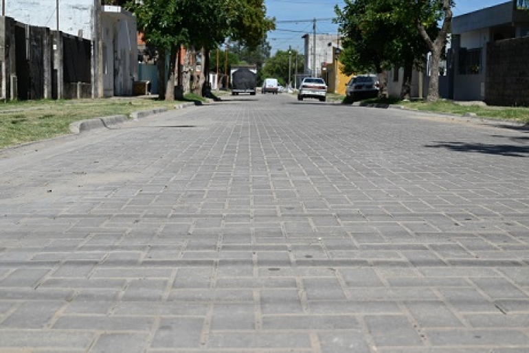 AVANZA LA PAVIMENTACIÓN CON ADOQUINES EN PUEBLO NUEVO