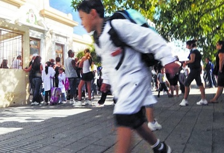 Empiezan las clases en Santa Fe a pesar del paro docente
