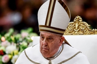 El Papa Francisco padece "un cuadro clínico complejo" por una infección respiratoria polimicrobiana