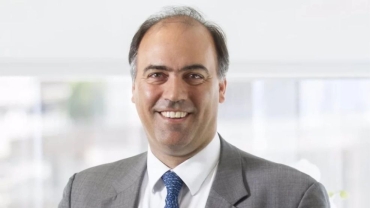 ¿Quién es el candidato a embajador en España, hijo del exvocero de un polémico empresario?