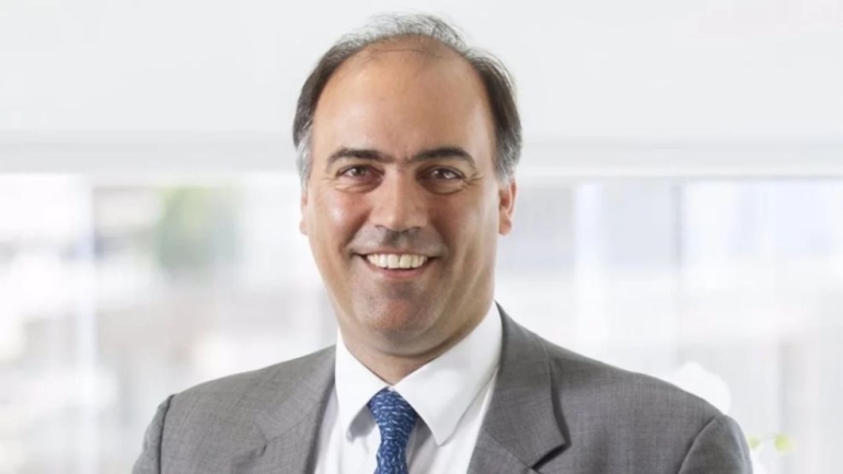 ¿Quién es el candidato a embajador en España, hijo del exvocero de un polémico empresario?